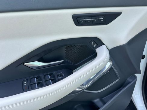 Used 2020 Jaguar E-PACE SE image 13