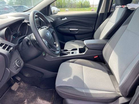 Used 2017 Ford Escape SE w/ Equipment Group 201A AWD/4WD image 5