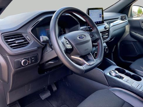 Used 2025 Ford Escape ST-Line AWD/4WD image 17
