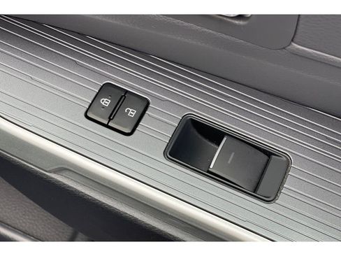 Used 2022 Toyota Sienna XSE image 23