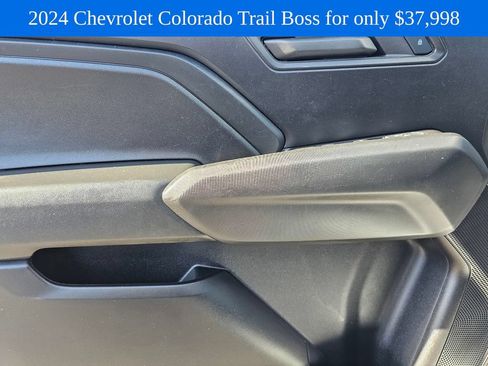 Used 2024 Chevrolet Colorado Trail Boss w/ Advanced Trailering Package AWD/4WD image 20