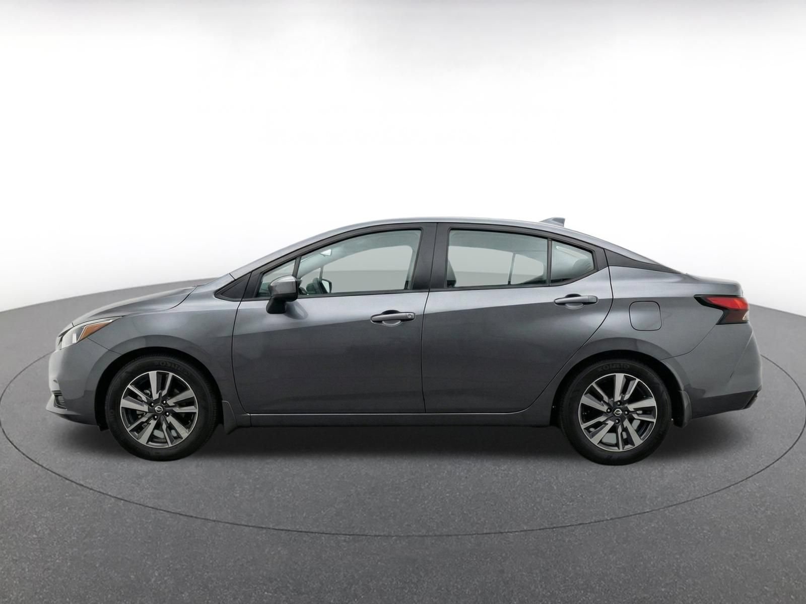 Used 2025 Nissan Versa SV FWD image 4