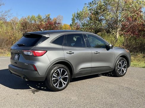 Used 2022 Ford Escape SE w/ SE Sport Appearance Package image 22