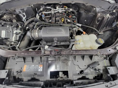 Used 2022 Ford Explorer XLT w/ Equipment Group 202A image 8