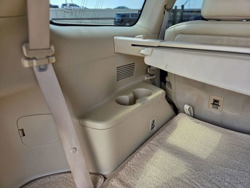 Used 2017 Toyota Highlander Limited Platinum image 9