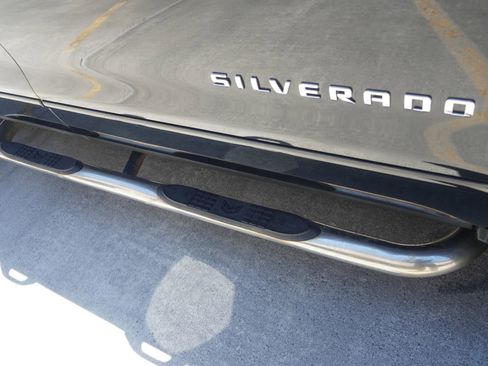 Used 2018 Chevrolet Silverado 1500 LT AWD/4WD image 39