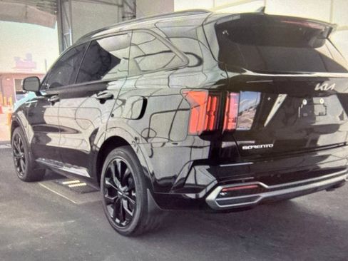 Used 2023 Kia Sorento SX FWD image 5
