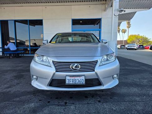 Used 2014 Lexus ES 350 w/ Premium Package FWD image 2