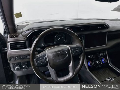 Used 2021 GMC Yukon Denali w/ Denali Premium Package AWD/4WD image 13