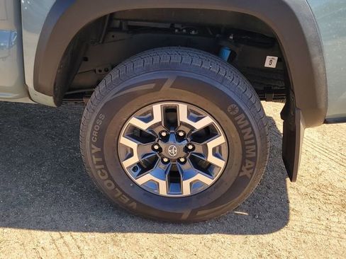 Used 2022 Toyota Tacoma TRD Off-Road w/ Black Out Package (TMS) image 20