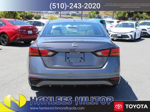 Used 2025 Nissan Altima 2.5 SV FWD image 8