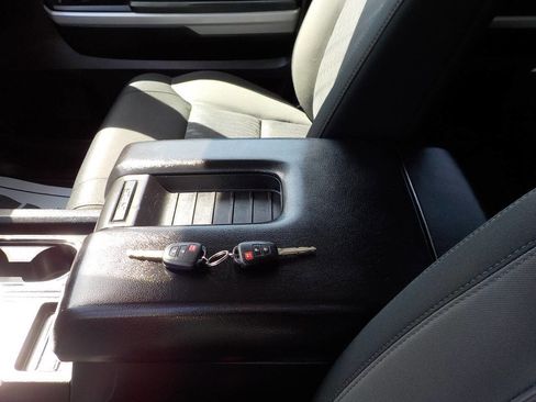 Used 2021 Toyota Tundra SR5 w/ Convenience Package image 31