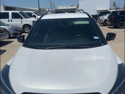 Used 2021 Nissan Kicks SR w/ SR Premium Package FWD image 16