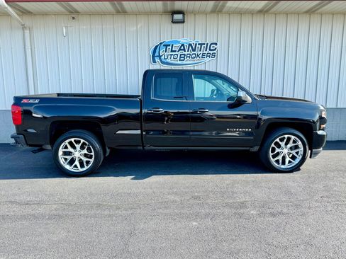 Used 2017 Chevrolet Silverado 1500 LT w/ All Star Edition AWD/4WD image 3