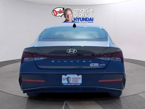 New 2026 Hyundai Elantra Blue image 4