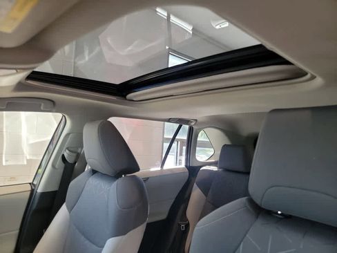 Used 2021 Toyota RAV4 XLE image 12