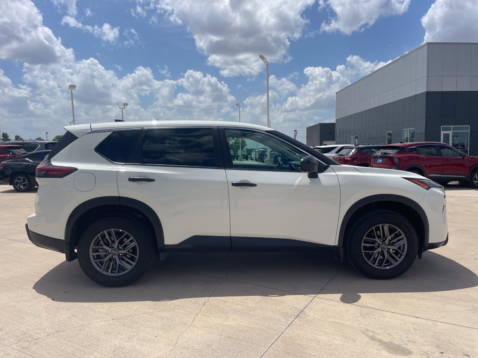 Used 2026 Nissan Rogue S FWD image 6