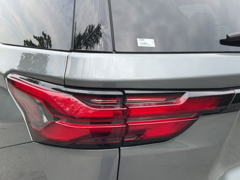 Certified 2023 Chevrolet Traverse LT w/ LPO, Cargo Package AWD/4WD image 27