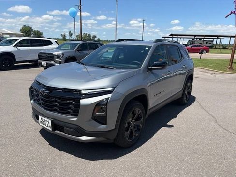 New 2026 Chevrolet Equinox LT w/ Convenience Package II AWD/4WD image 2