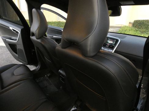 Used 2016 Volvo XC60 T6 Platinum image 37