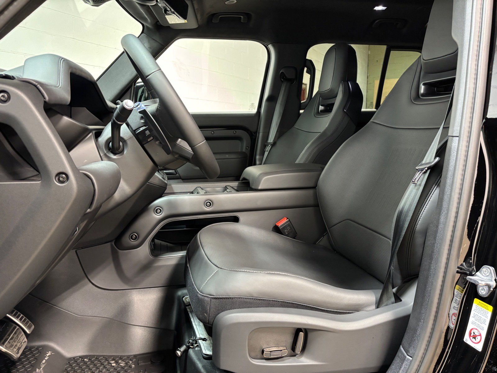 New 2026 Land Rover Defender 110 OCTA AWD/4WD image 24
