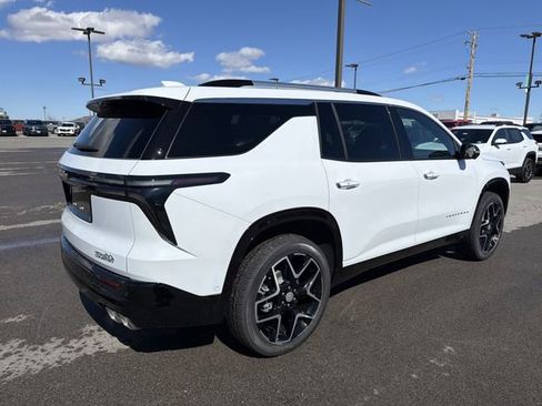 New 2026 Chevrolet Traverse High Country w/ LPO, Floor Liner Package AWD/4WD image 6