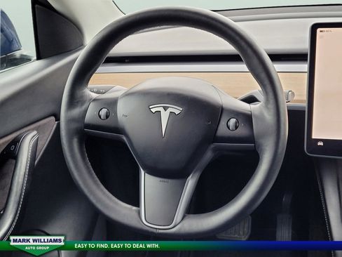Used 2022 Tesla Model Y Long Range image 10