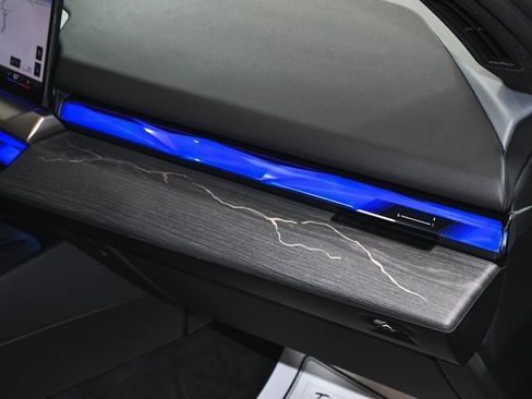 Used 2025 BMW i5 M60 w/ Executive Package image 74