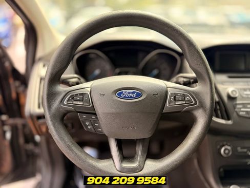 Used 2017 Ford Focus SE FWD image 13
