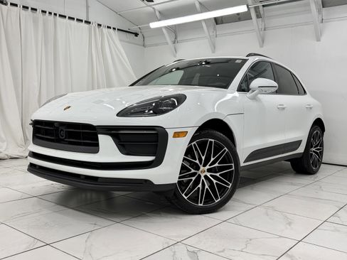 Certified 2026 Porsche Macan AWD/4WD image 7