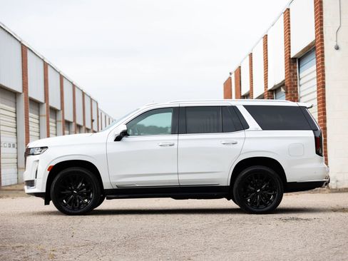 Used 2023 Cadillac Escalade Premium Luxury image 10