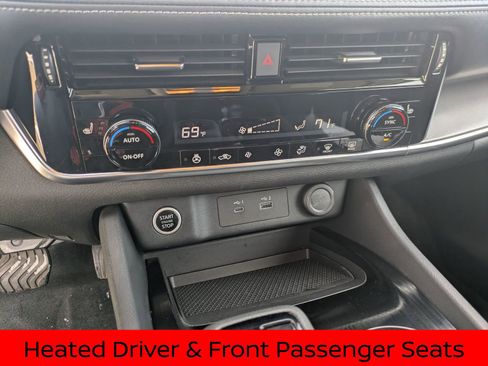 Certified 2022 Nissan Rogue SV w/ SV Premium Package image 18