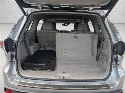 Used 2016 Toyota Highlander Limited w/ Driver Technology Package AWD/4WD image 16