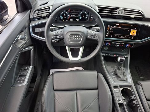 Certified 2025 Audi Q3 2.0T Premium w/ Convenience Package AWD/4WD image 11