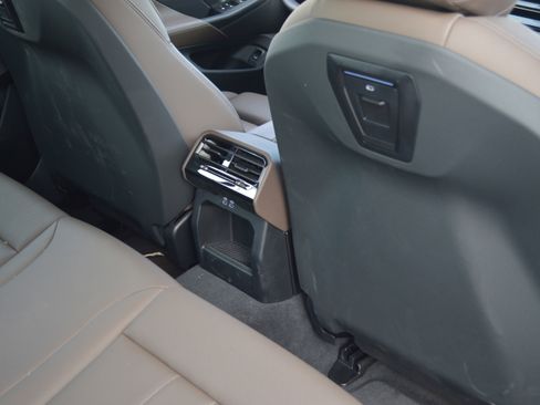 Used 2025 BMW 530i xDrive w/ Premium Package image 33