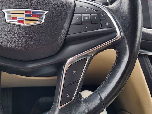 Used 2019 Cadillac XT5 FWD image 33