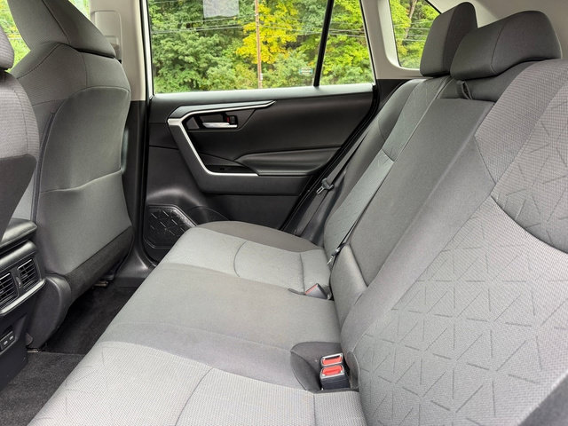 Certified 2024 Toyota RAV4 XLE AWD/4WD image 17
