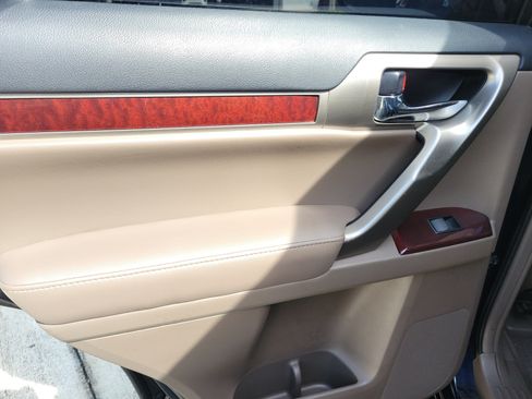 Used 2019 Lexus GX 460 Premium AWD/4WD image 12