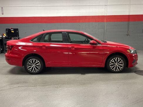 Used 2021 Volkswagen Jetta SE w/ SE Cold Weather Package image 36