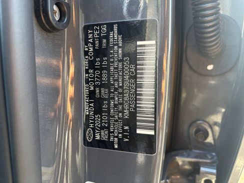 Used 2025 Hyundai Venue SEL image 30