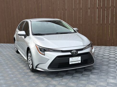 Used 2026 Toyota Corolla LE FWD image 10