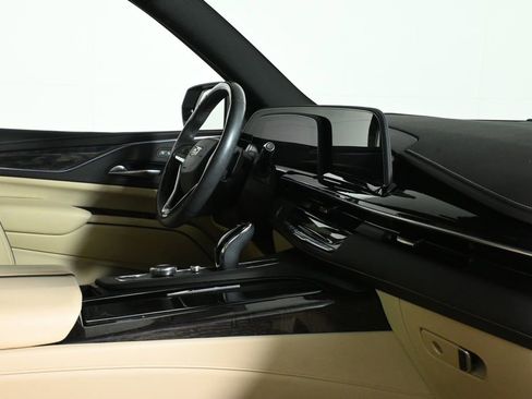 Used 2023 Cadillac Escalade Premium Luxury AWD/4WD image 36