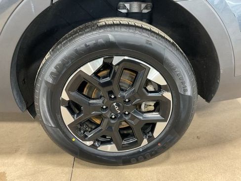 Used 2024 Kia Sorento S image 6
