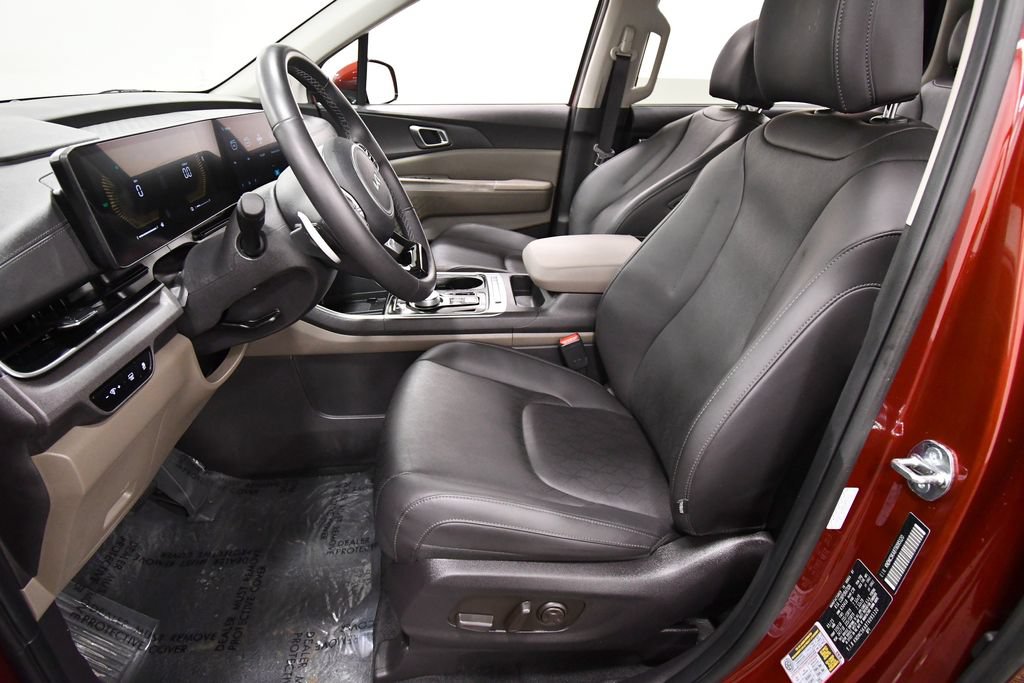 Certified 2026 Kia Carnival EX FWD image 14