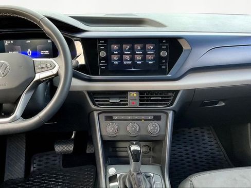 Used 2022 Volkswagen Taos SE image 5