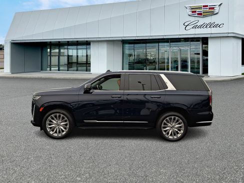 Certified 2024 Cadillac Escalade Premium Luxury AWD/4WD image 2