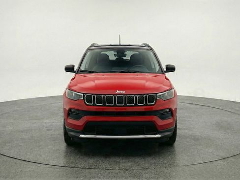 Used 2025 Jeep Compass Limited AWD/4WD image 2