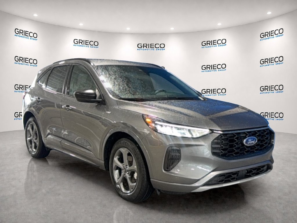 Used 2024 Ford Escape ST-Line w/ Tech Pack #1 FWD image 1