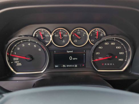 Used 2020 Chevrolet Silverado 1500 LT Trail Boss w/ Midnight Edition image 11