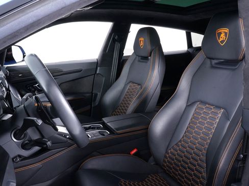 Used 2021 Lamborghini Urus AWD/4WD image 24